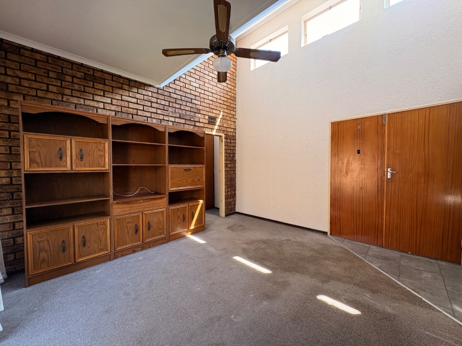2 Bedroom Property for Sale in Oudorp North West